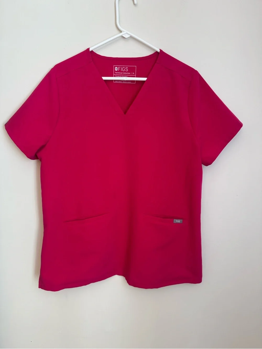 Figs Women’s Casma Three Pocket Scrub Top Size XL Ultra Rose Pink PO 2926 - Picture 1 of 7